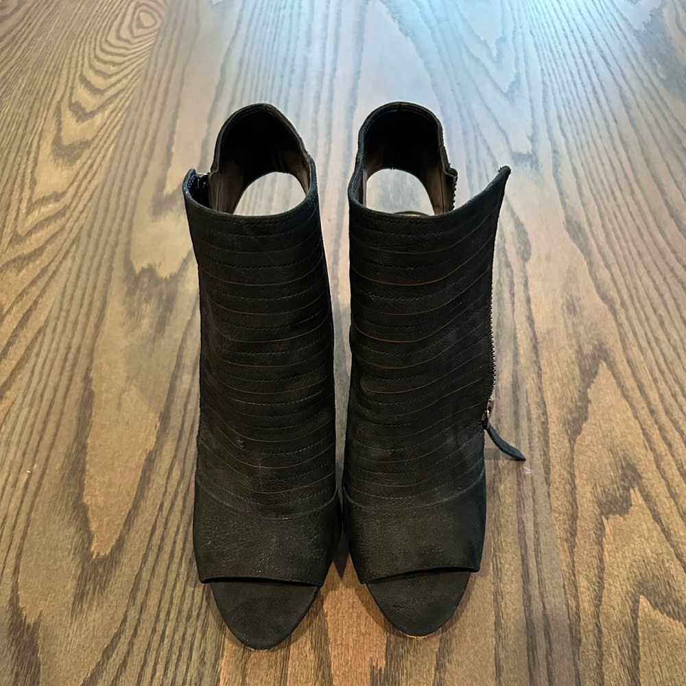 Vince Camuto black leather open toe booties 8